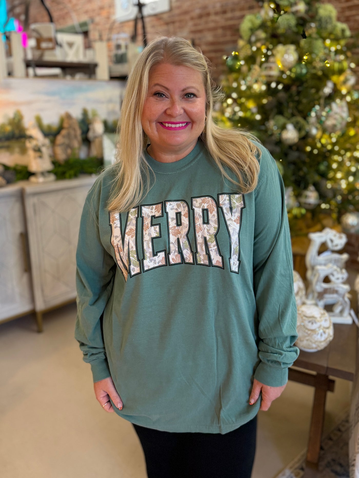 Merry Camo Longsleeve Graphic